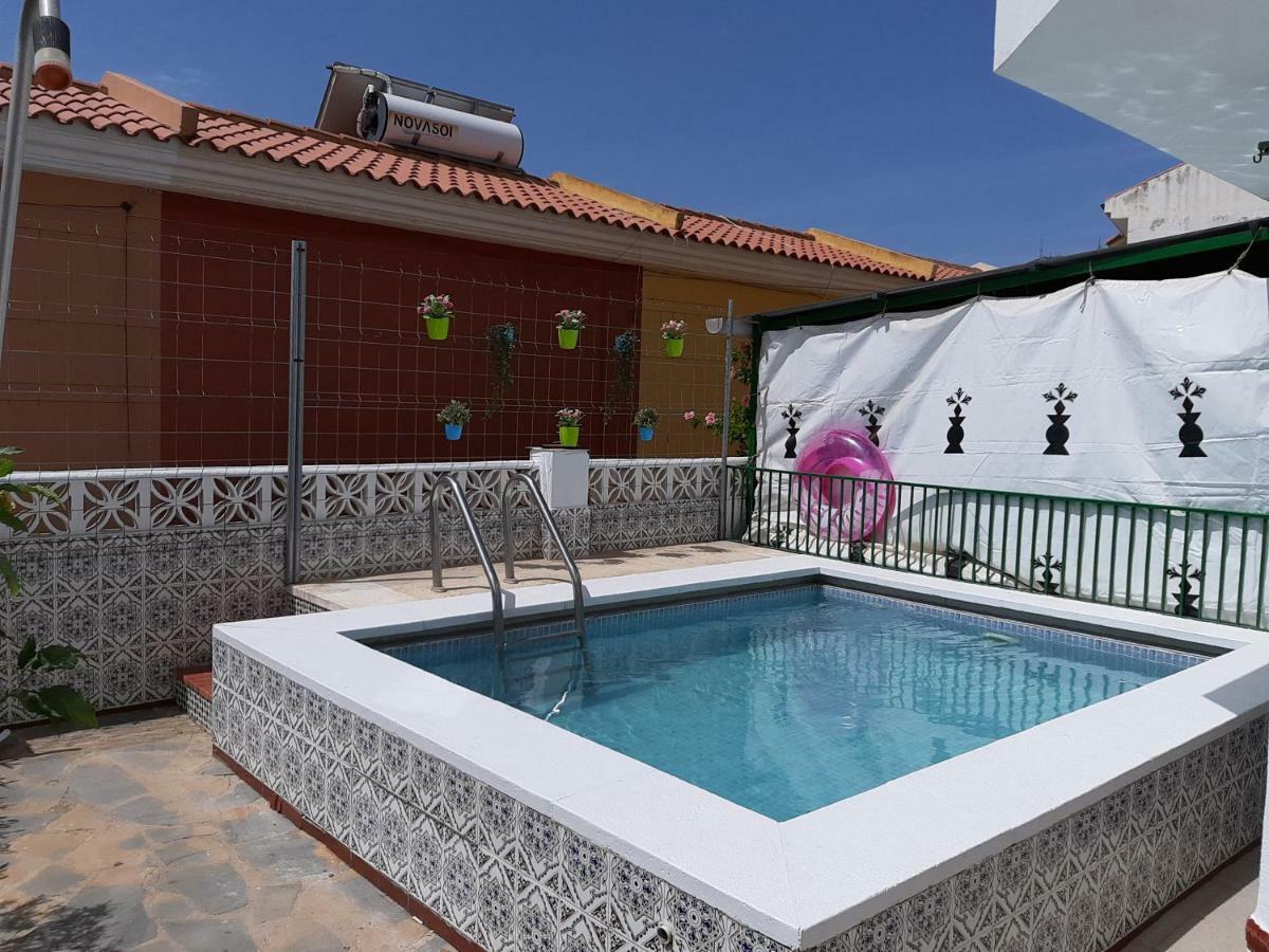 Spacious In Noelia With Private Pool, Garden & Parking Hébergement de vacances *